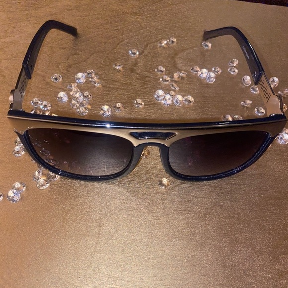 Gold-rimmed Versace Inspired Imitation Sunglasses - Picture 3 of 5